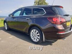 VAUXHALL ASTRA SPORTS TOURER 2013 AUTOMATIC 35k MILES V. G. C